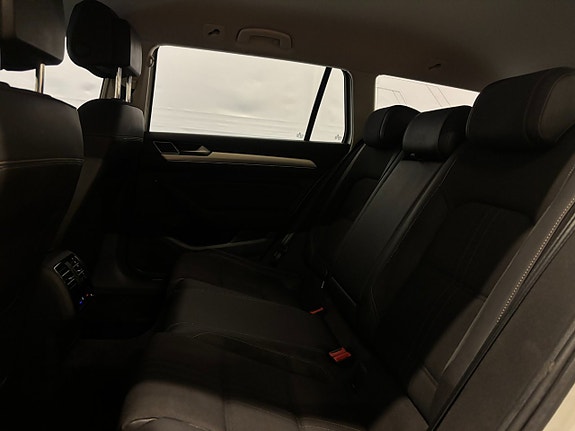 Volkswagen Passat Alltrack 16 of 20