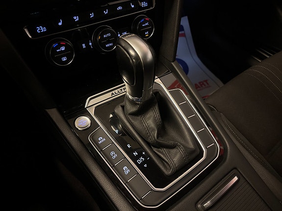 Volkswagen Passat Alltrack 9 of 20