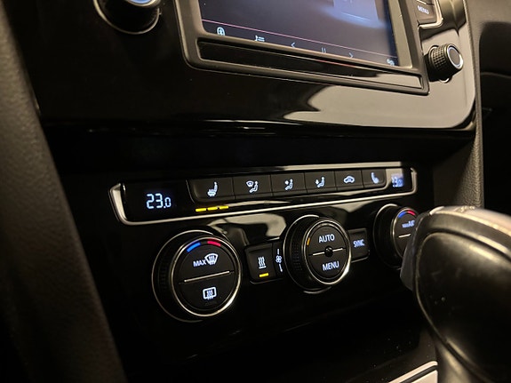 Volkswagen Passat Alltrack 10 of 20