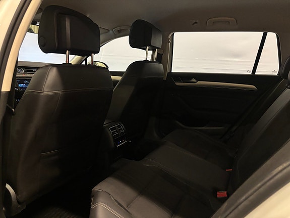 Volkswagen Passat Alltrack 15 of 20