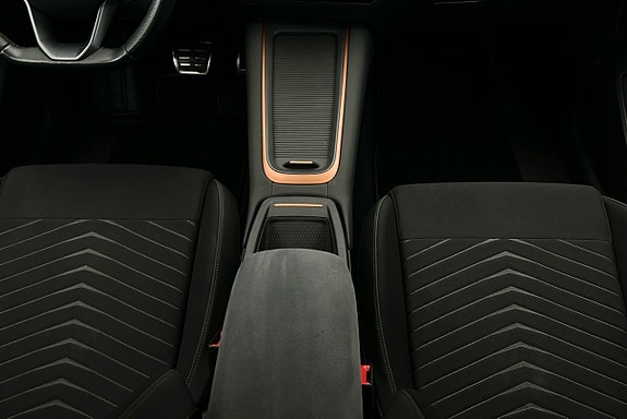 Cupra Born 9 of 21