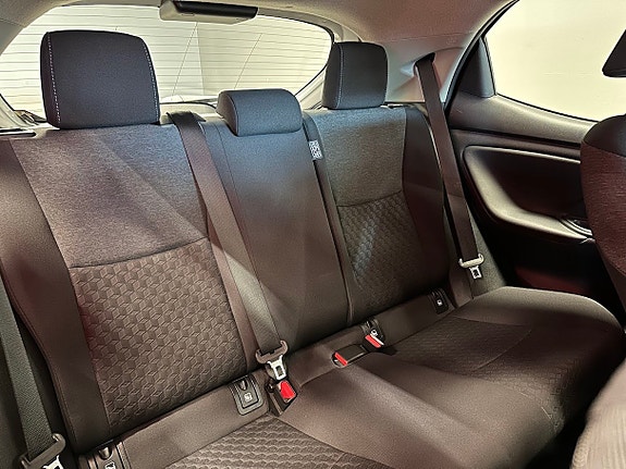Toyota Yaris 9 of 22