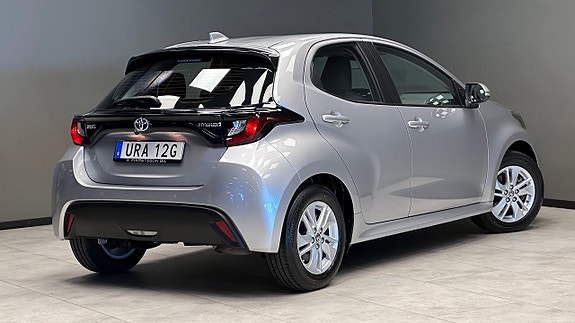 Toyota Yaris 18 of 22