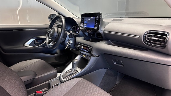 Toyota Yaris 7 of 22