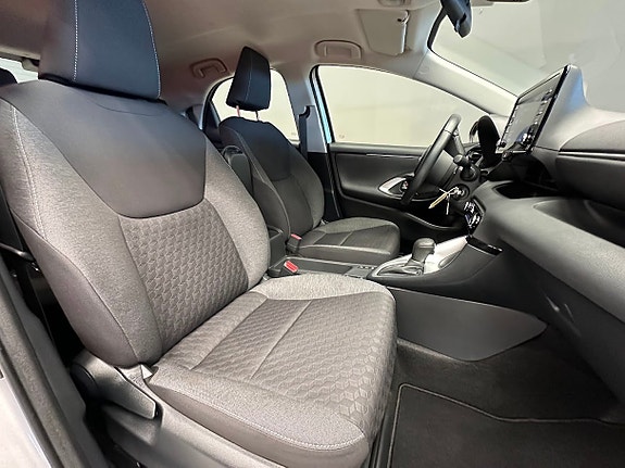 Toyota Yaris 10 of 22
