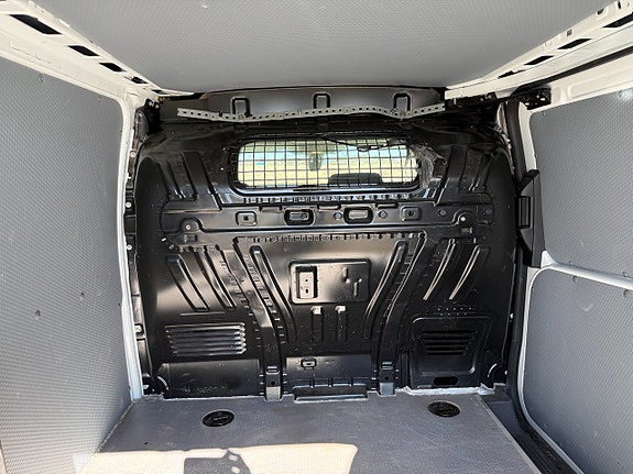 Ford Transit Connect 6 of 11