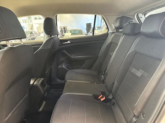 Volkswagen T-Cross 16 of 17