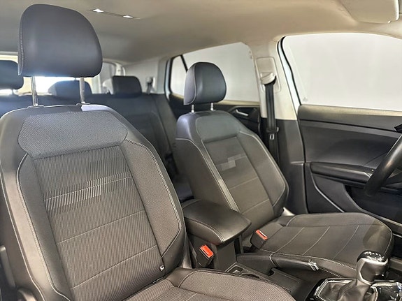 Volkswagen T-Cross 8 of 17