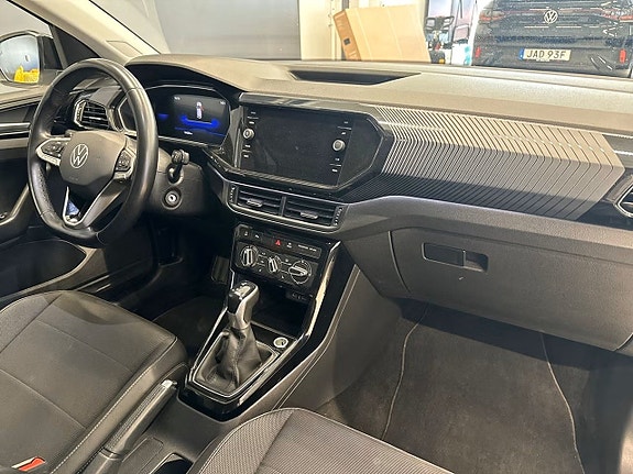 Volkswagen T-Cross 12 of 17