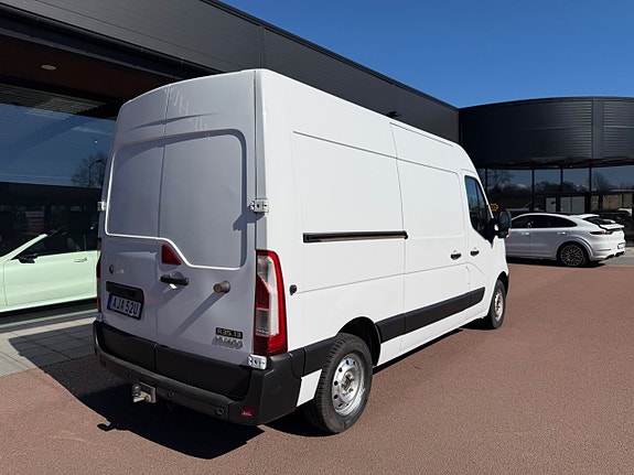Nissan NV400 4 of 5