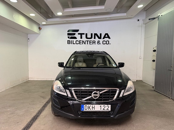 Volvo XC60 2 of 5