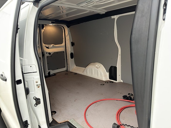 Citroen E-Jumpy 13 of 30