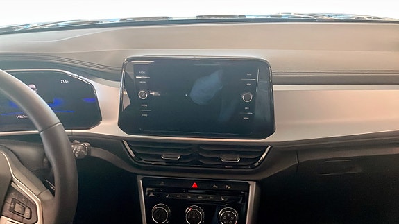 Volkswagen T-Roc 9 of 13