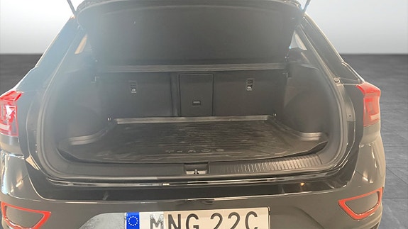 Volkswagen T-Roc 12 of 13