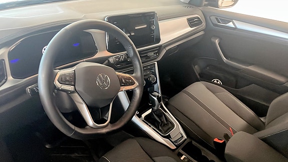 Volkswagen T-Roc 7 of 13