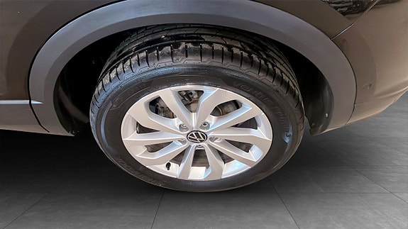 Volkswagen T-Roc 6 of 13