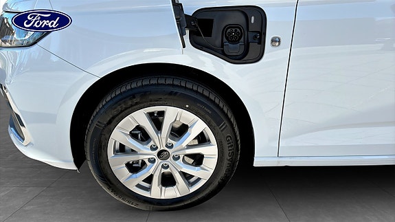 Ford Transit Connect 9 of 9