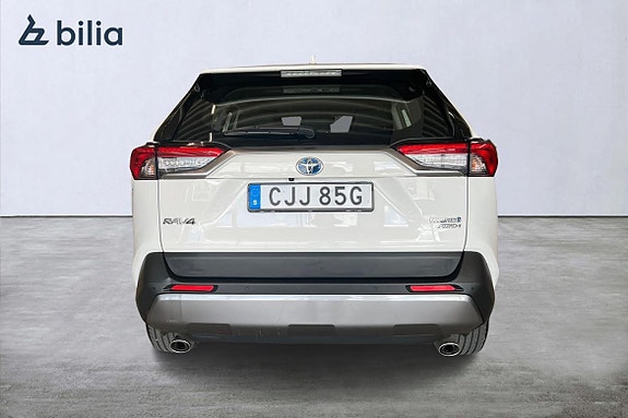 Toyota RAV4 6 of 23