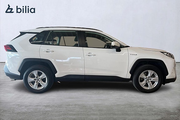 Toyota RAV4 9 of 23