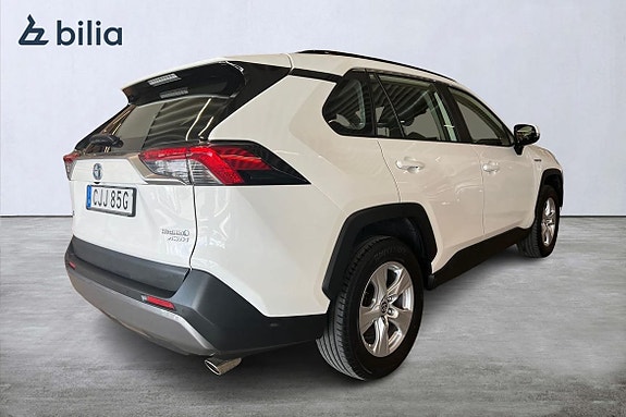 Toyota RAV4 8 of 23
