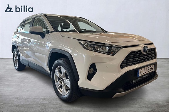Toyota RAV4 10 of 23
