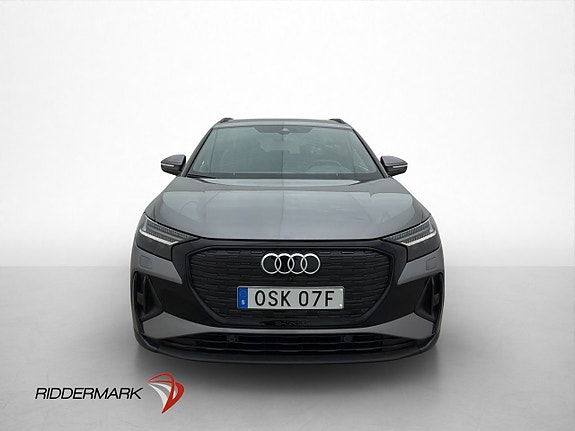 Audi Q4 e-tron 3 of 5