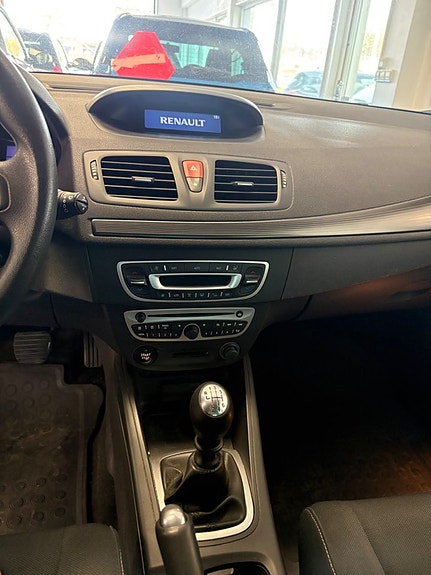 Renault Megane III 6 of 8