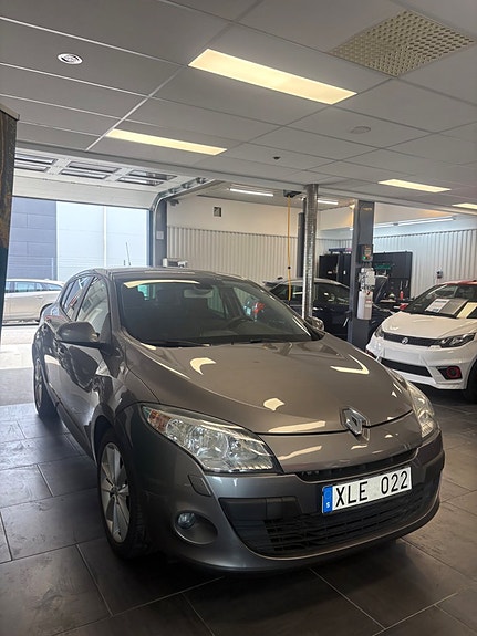 Renault Megane III 4 of 8