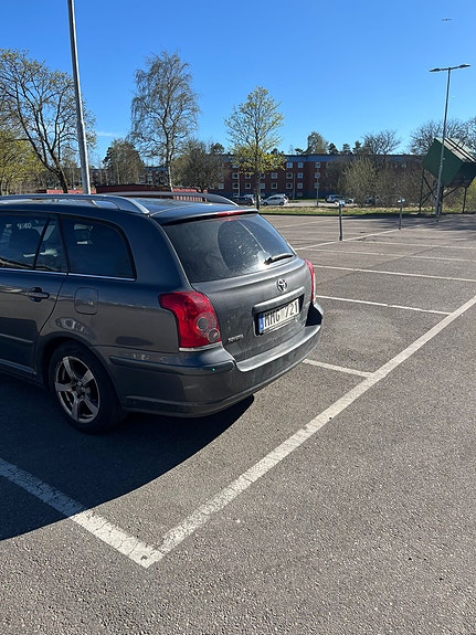 Toyota Avensis 5 of 5