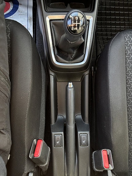 Suzuki Swift 12 of 18