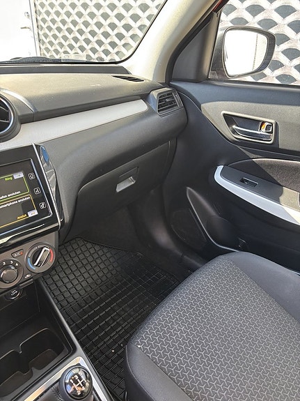 Suzuki Swift 13 of 18