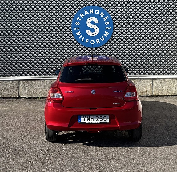 Suzuki Swift 3 of 5