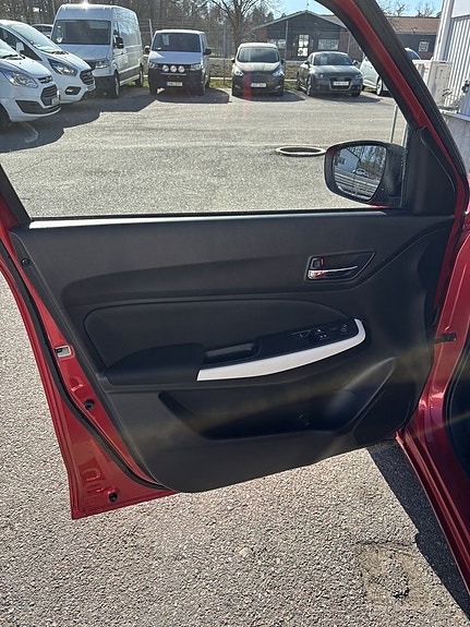 Suzuki Swift 4 of 5