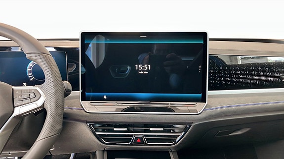 Volkswagen Passat 10 of 15