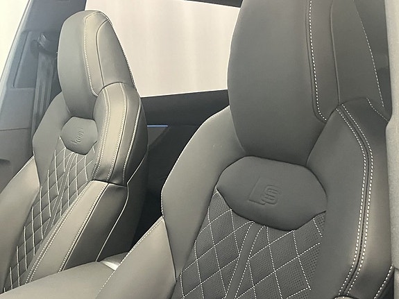 Audi Q8 11 of 17