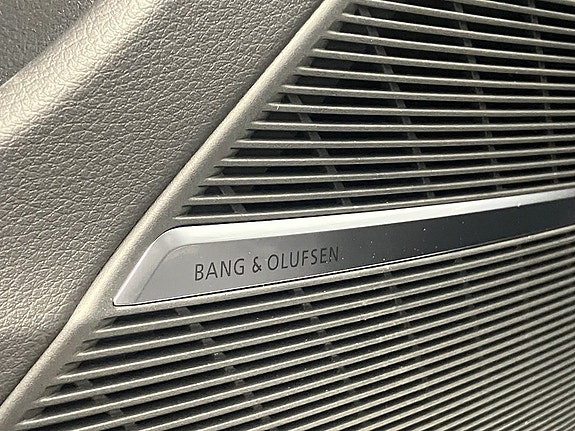 Audi Q8 16 of 17