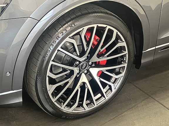 Audi Q8 5 of 17