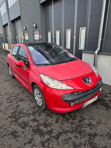Peugeot 207 2 of 5