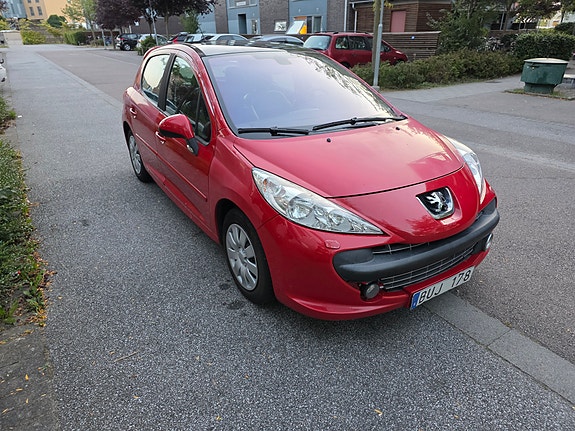 Peugeot 207 2 of 4