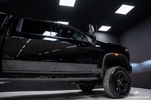 Chevrolet Silverado 2500 17 of 30