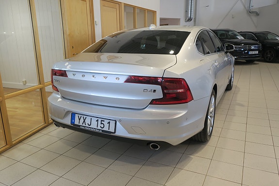 Volvo S90 4 of 5