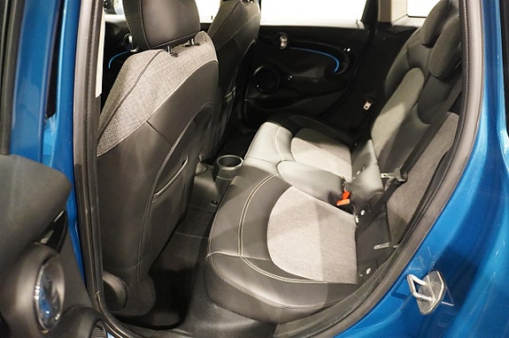 MINI Cooper 5 of 5