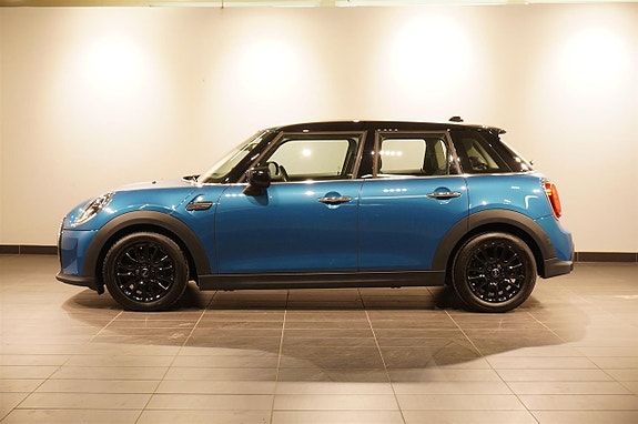 MINI Cooper 2 of 5