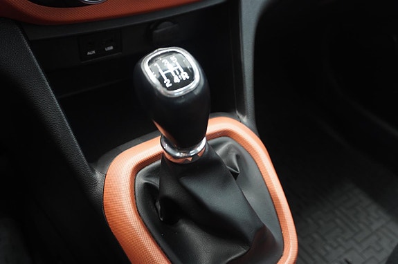 Hyundai i10 6 of 14