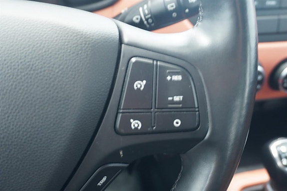 Hyundai i10 7 of 14
