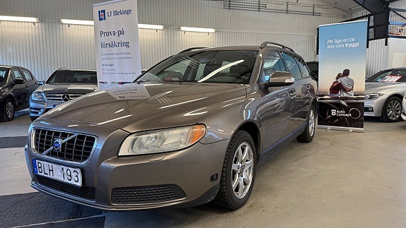 Volvo V70 4 of 5