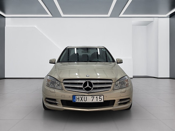 Mercedes-Benz C180 2 of 5