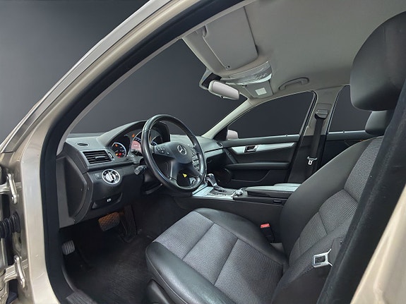 Mercedes-Benz C180 7 of 14