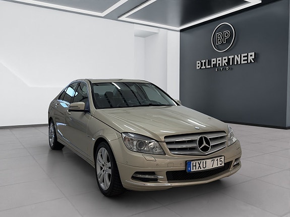 Mercedes-Benz C180 3 of 5
