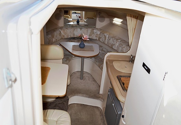 Sea Ray 270 Sundancer 4 of 5